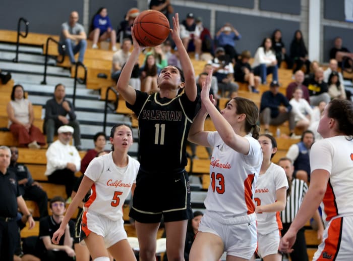 Janiya Sawyer (11), Salesian